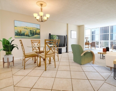 800 Parkview Drive - Photo Thumbnail 4
