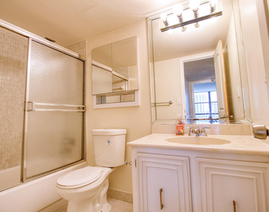 800 Parkview Drive - Photo Thumbnail 18