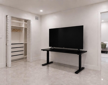 6249 Bay Club Drive - Photo Thumbnail 7