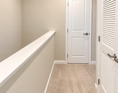 1516 39th Avenue Loop Ne - Photo Thumbnail 9