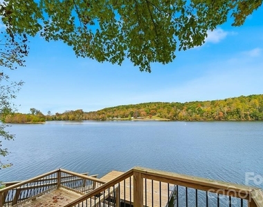 4247 Laurel Hill Road - Photo Thumbnail 15