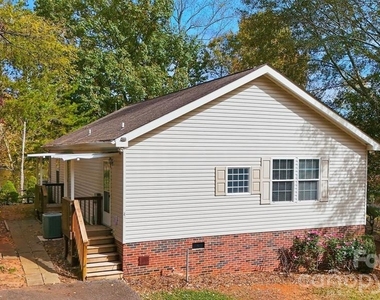 4247 Laurel Hill Road - Photo Thumbnail 1