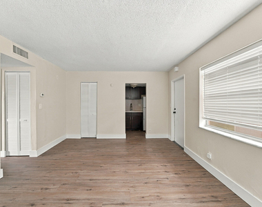 241 Se 9th Avenue - Photo Thumbnail 5