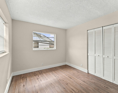 241 Se 9th Avenue - Photo Thumbnail 10