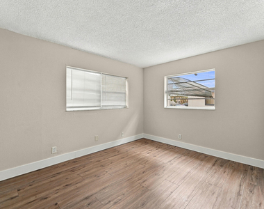 241 Se 9th Avenue - Photo Thumbnail 9