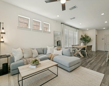 237 Mcconathy Way - Photo Thumbnail 5