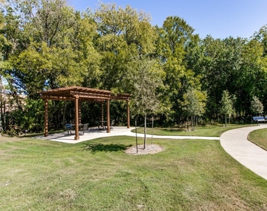 237 Mcconathy Way - Photo Thumbnail 24