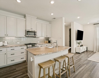 237 Mcconathy Way - Photo Thumbnail 9