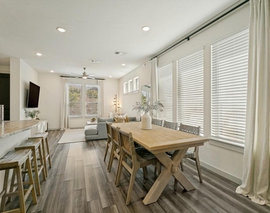 237 Mcconathy Way - Photo Thumbnail 10