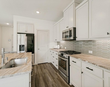 237 Mcconathy Way - Photo Thumbnail 8