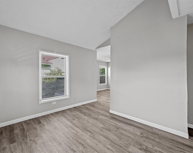 3677 Rockdale Drive - Photo Thumbnail 16