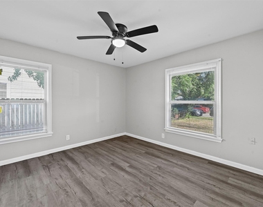 3677 Rockdale Drive - Photo Thumbnail 13