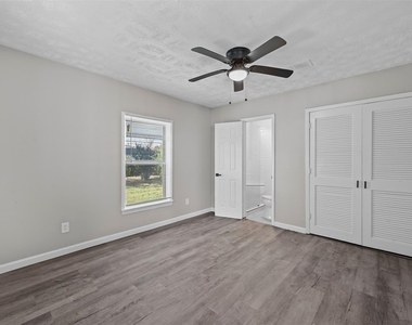 3677 Rockdale Drive - Photo Thumbnail 8
