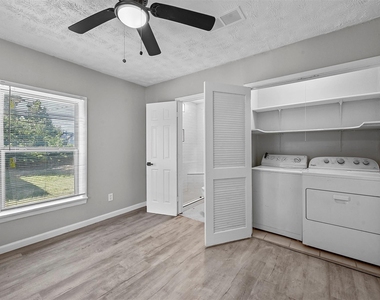 3677 Rockdale Drive - Photo Thumbnail 10