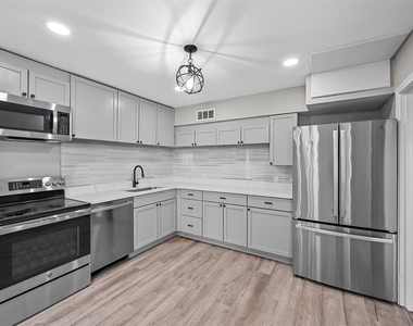 3677 Rockdale Drive - Photo Thumbnail 6