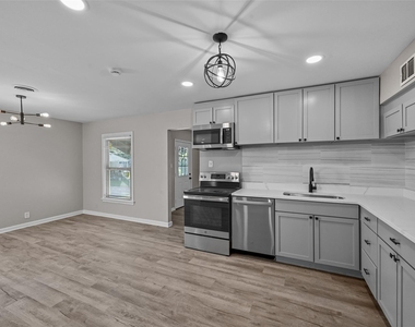 3677 Rockdale Drive - Photo Thumbnail 7
