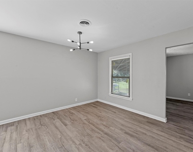 3677 Rockdale Drive - Photo Thumbnail 5