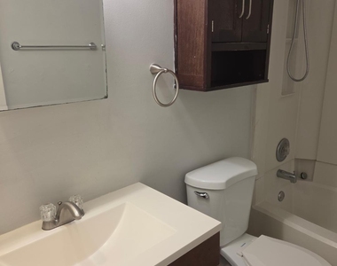 2701 Riverside Drive - Photo Thumbnail 4