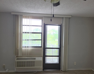 2701 Riverside Drive - Photo Thumbnail 9