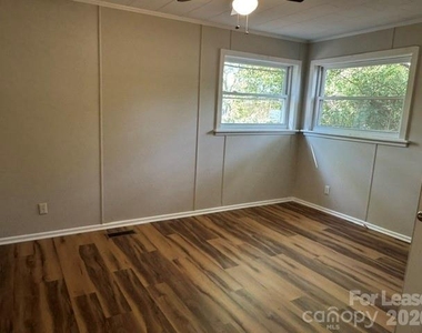 30 20th Avenue Nw - Photo Thumbnail 12