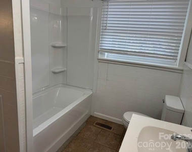 30 20th Avenue Nw - Photo Thumbnail 8