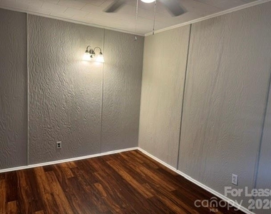 30 20th Avenue Nw - Photo Thumbnail 11