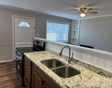 30 20th Avenue Nw - Photo Thumbnail 4