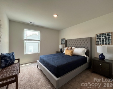 557 Belcaro Drive - Photo Thumbnail 23