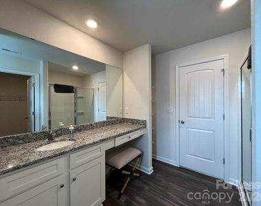 557 Belcaro Drive - Photo Thumbnail 18
