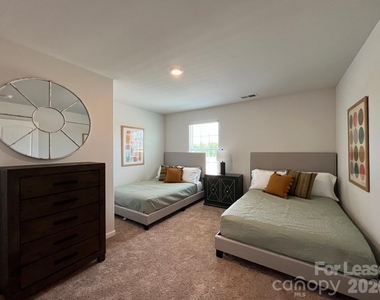 557 Belcaro Drive - Photo Thumbnail 20
