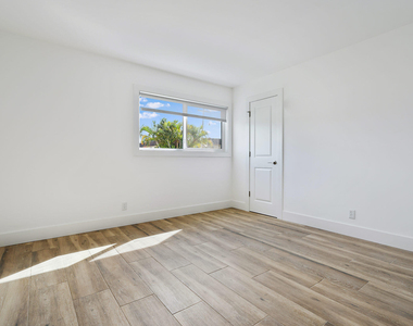 401 Southwind Drive - Photo Thumbnail 5