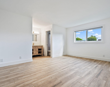 401 Southwind Drive - Photo Thumbnail 3