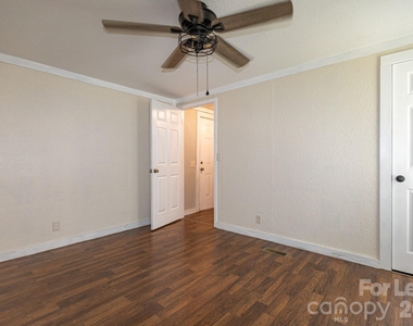 9 Red Oak Drive - Photo Thumbnail 8