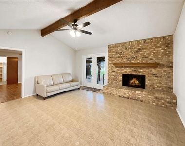 841 S Atkerson Lane - Photo Thumbnail 4