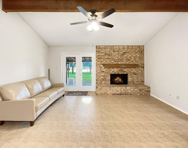 841 S Atkerson Lane - Photo Thumbnail 3