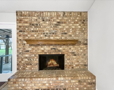 841 S Atkerson Lane - Photo Thumbnail 5