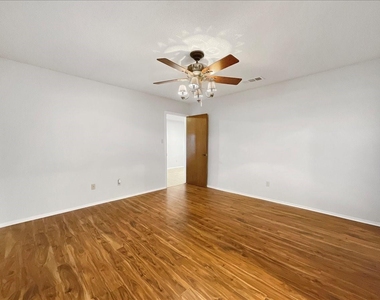841 S Atkerson Lane - Photo Thumbnail 13