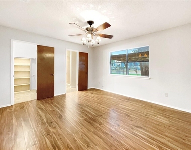 841 S Atkerson Lane - Photo Thumbnail 11