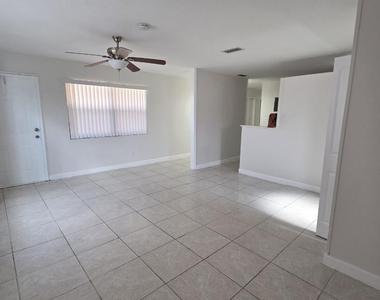 2127 Nw 7th Street - Photo Thumbnail 1