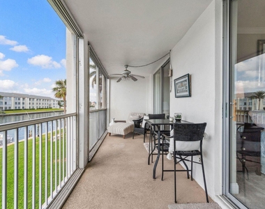 100 Paradise Harbour Boulevard - Photo Thumbnail 18