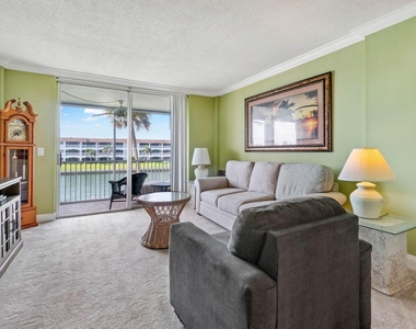 100 Paradise Harbour Boulevard - Photo Thumbnail 6