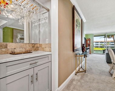 100 Paradise Harbour Boulevard - Photo Thumbnail 4