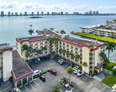 100 Paradise Harbour Boulevard - Photo Thumbnail 22