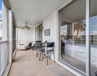 100 Paradise Harbour Boulevard - Photo Thumbnail 17