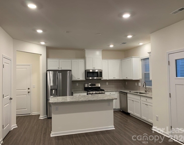 6049 Rizer Drive - Photo Thumbnail 16