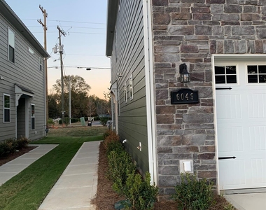 6049 Rizer Drive - Photo Thumbnail 5