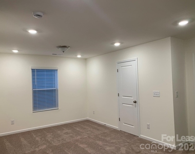 6049 Rizer Drive - Photo Thumbnail 20