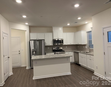 6049 Rizer Drive - Photo Thumbnail 15