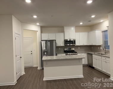 6049 Rizer Drive - Photo Thumbnail 14