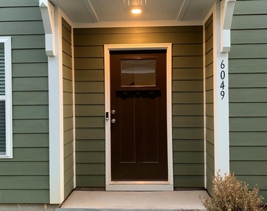 6049 Rizer Drive - Photo Thumbnail 6